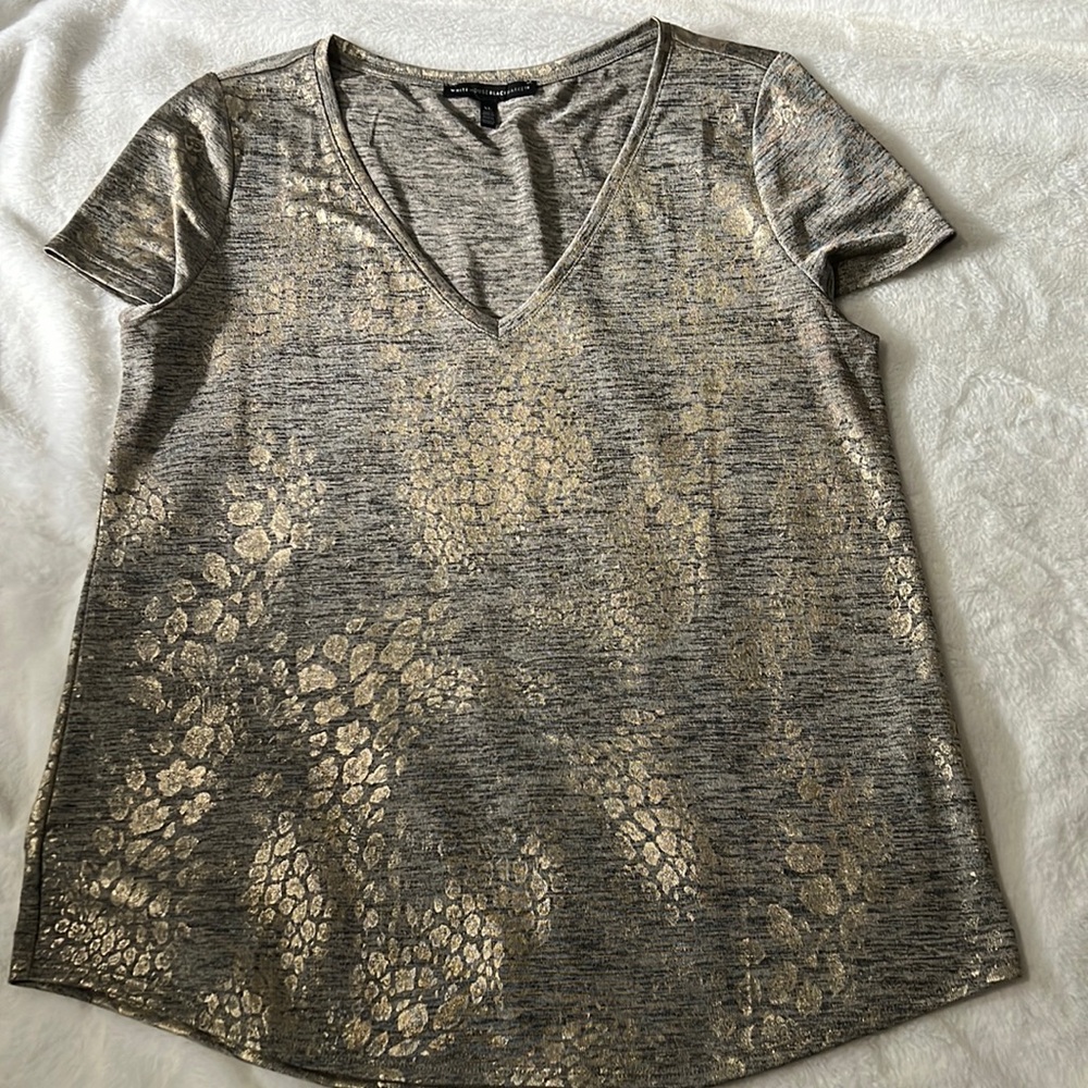 V-neck tee